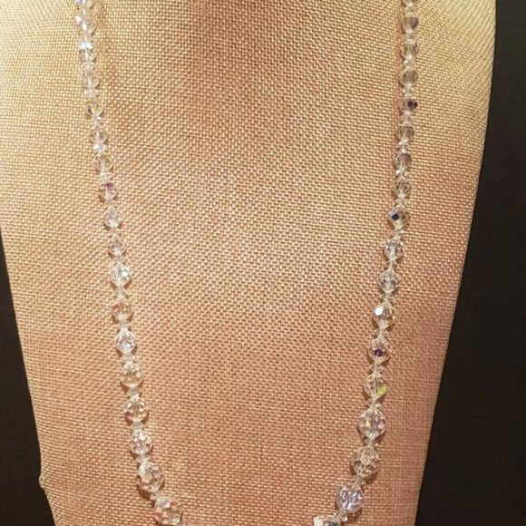 Vintage Aurora Borealis Crystal Necklace 28" Long In Great Condition - Picture 6 of 6